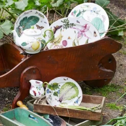 Royal Collection Shop Chelsea Porcelain 4 Cup Teapot* Teapots